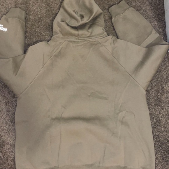 Essential hoddie - Picture 2 of 3